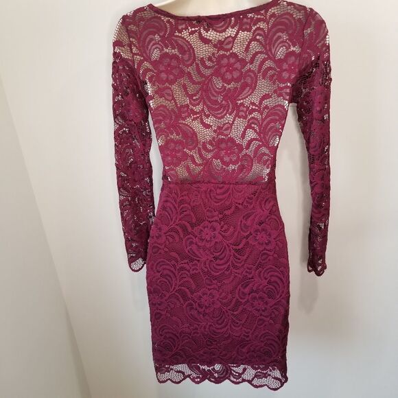 Burgundy lace dress  - Picture 5 of 7